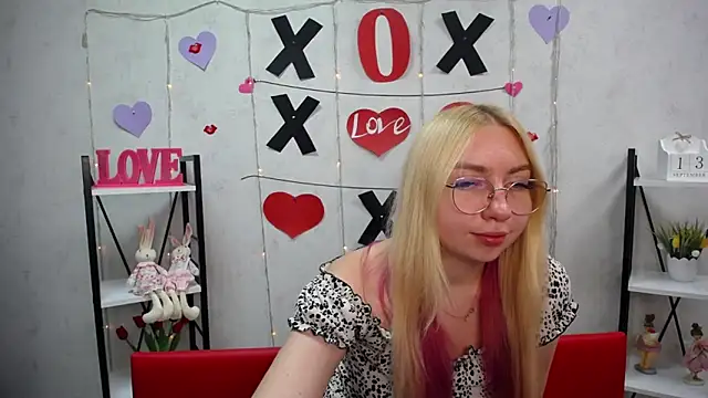 BeatriceFly online show from 09-13-25, 12:16