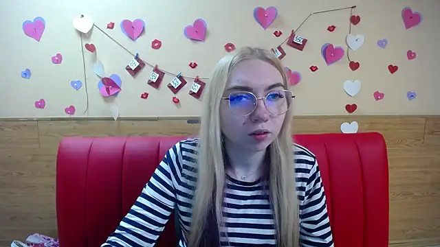 BeatriceFly online show from 03-13-25, 06:05