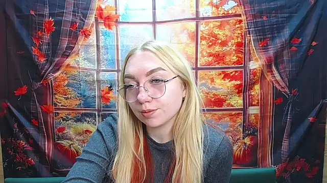 BeatriceFly online show from 11-18-25, 04:10