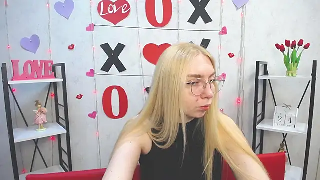 BeatriceFly online show from 02-24-25, 12:16