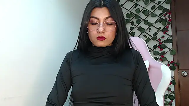 Snapshot of MissSalome chatting on 12-18-24, 02:21 MissSalome online show from 12-18-24, 02:21