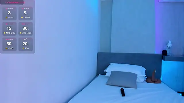 Hanna Moonlight  online show from 10-28-25, 08:41