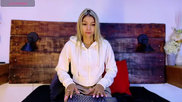 Celeste sanz online show from 04-14-26, 09:58