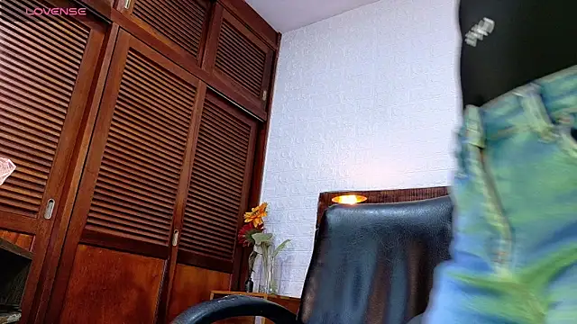 Celeste sanz online show from 10-31-25, 10:01