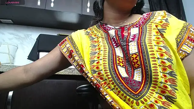 Snapshot of iniyalaboni chatting on 10-04-25, 08:43 iniyalaboni online show from 10-04-25, 08:43