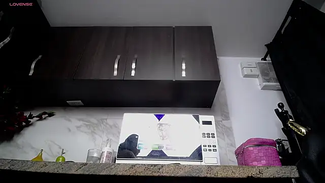 iniyalaboni online show from 11-26-25, 08:20