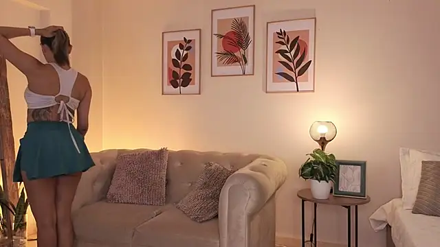 DahianaWalcott online show from 03-12-26, 06:12