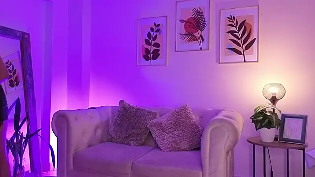 DahianaWalcott online show from 02-17-26, 04:15