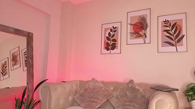 DahianaWalcott online show from 02-20-26, 05:04