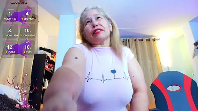 girl amada online show from 10-14-25, 06:30