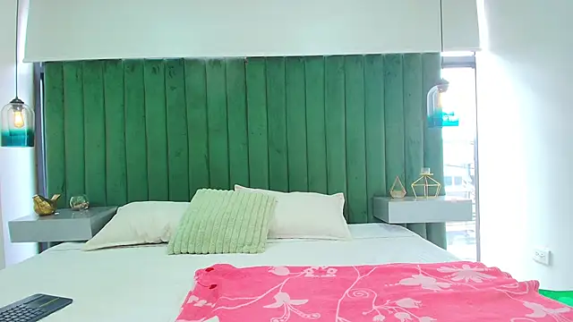 girl amada online show from 05-23-26, 06:51