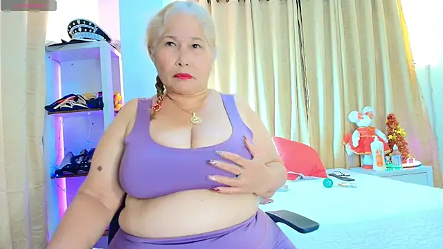 girl amada online show from 11-20-25, 06:52