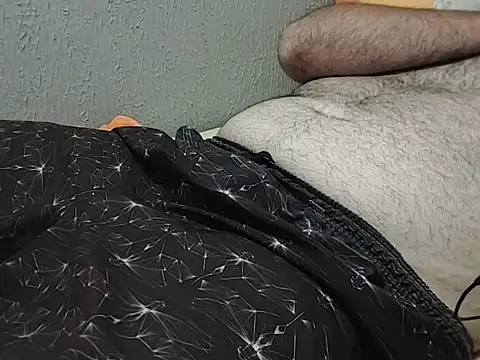 mfreitas005 online show from 12-05-25, 02:21