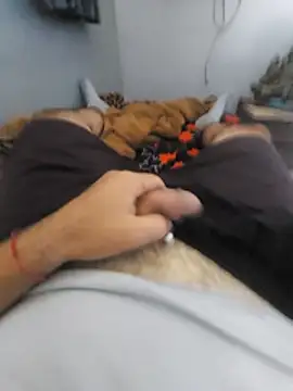 mfreitas005 online show from 10-23-25, 04:05