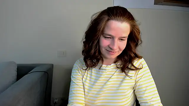 Snapshot of Clear_Angel chatting on 04-24-26, 01:35 Clear Angel online show from 04-24-26, 01:35