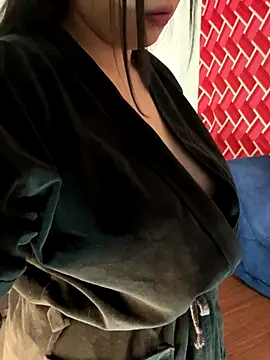 emiily15   online show from 11-18-25, 06:22