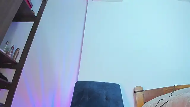 emiily15   online show from 03-01-25, 04:47