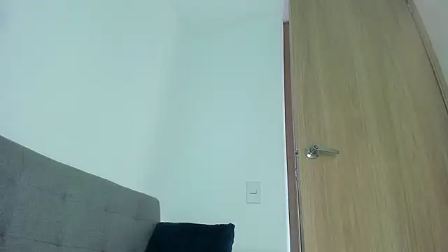 emiily15   online show from 07-08-26, 07:58