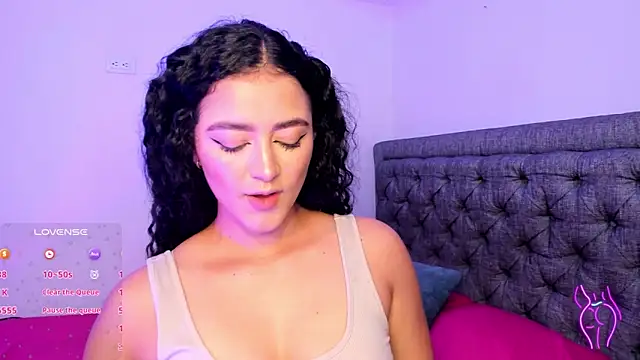 Adhara-zanne online show from 12-22-25, 09:09