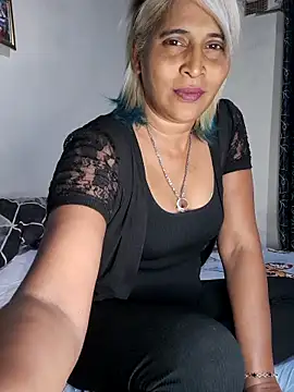 Snapshot of Goodgirlsue_77 chatting on 06-11-26, 12:02 Goodgirlsue 77 online show from 06-11-26, 12:02