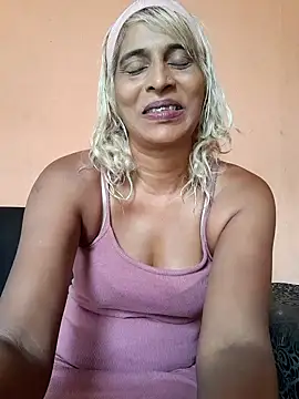 Snapshot of Goodgirlsue_77 chatting on 02-13-25, 11:17 Goodgirlsue 77 online show from 02-13-25, 11:17