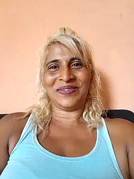 Snapshot of Goodgirlsue_77 chatting on 03-16-25, 12:55 Goodgirlsue 77 online show from 03-16-25, 12:55