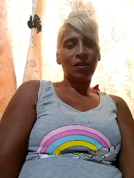 Snapshot of Goodgirlsue_77 chatting on 03-09-25, 04:00 Goodgirlsue 77 online show from 03-09-25, 04:00
