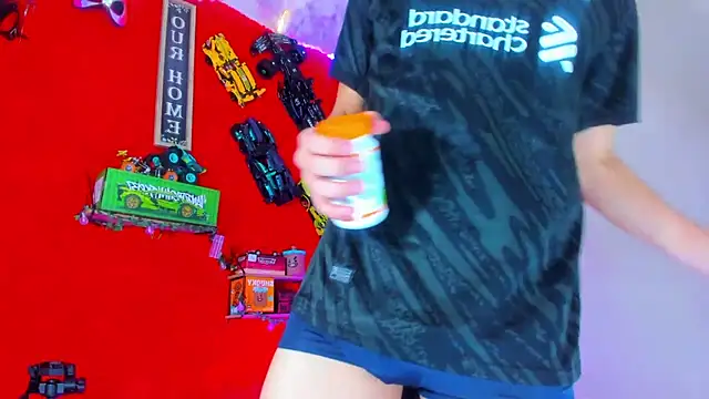 LilOwen  online show from 10-21-25, 10:20