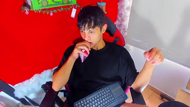 LilOwen  online show from 09-14-25, 07:03