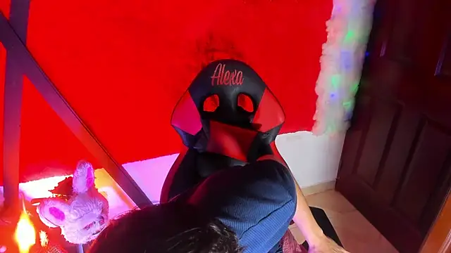 LilOwen  online show from 02-16-26, 06:39