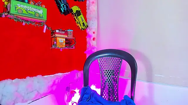 LilOwen  online show from 09-28-25, 07:10