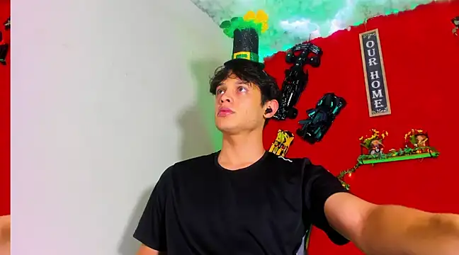 LilOwen  online show from 03-17-25, 01:46