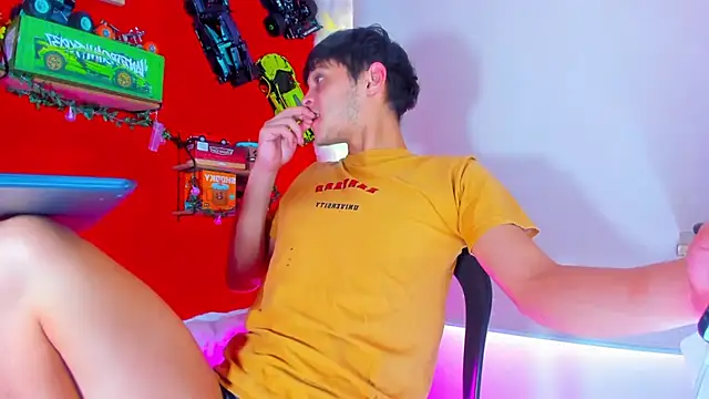 LilOwen  online show from 09-29-25, 07:08