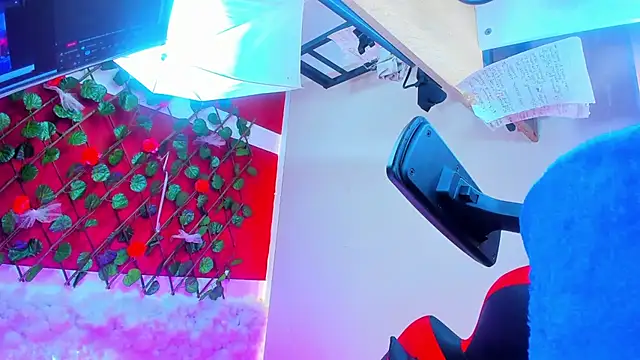 LilOwen  online show from 10-31-25, 07:10