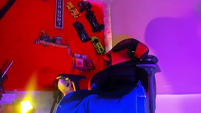 LilOwen  online show from 11-19-25, 07:03