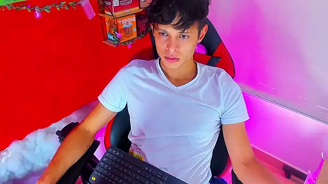 LilOwen  online show from 09-20-25, 07:19