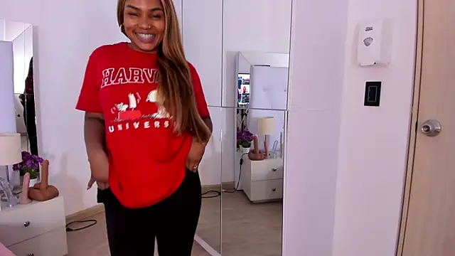 Isla Scott online show from 11-17-25, 11:25