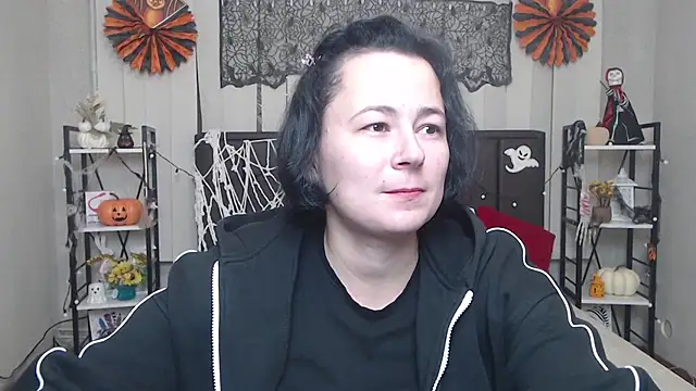 MarieSho online show from 10-27-25, 07:09