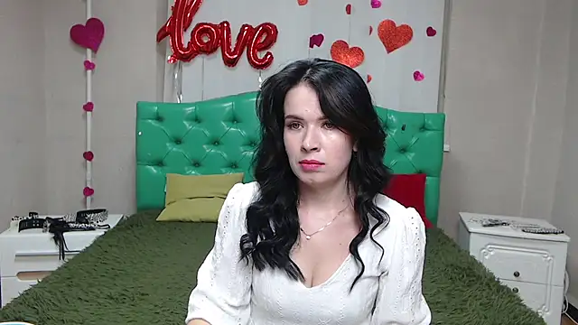 JasmineKouch online show from 07-12-26, 05:36