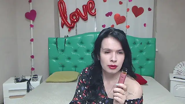 JasmineKouch online show from 04-19-26, 06:10