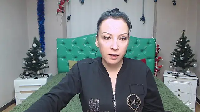 ElizabethSho online show from 01-18-25, 09:34