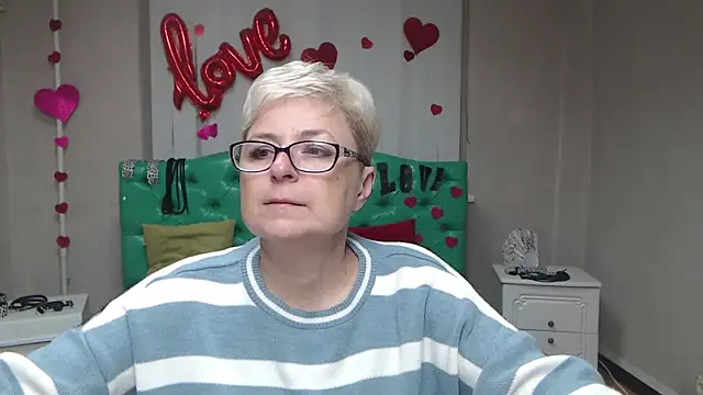 Snapshot of EmiliaGree chatting on 09-30-25, 05:08 EmiliaGree online show from 09-30-25, 05:08
