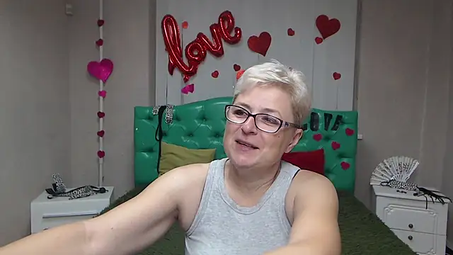 Snapshot of EmiliaGree chatting on 09-22-25, 05:08 EmiliaGree online show from 09-22-25, 05:08