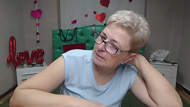 EmiliaGree online show from 11-25-25, 06:08