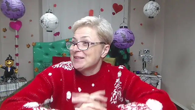 EmiliaGree online show from 10-31-25, 06:04