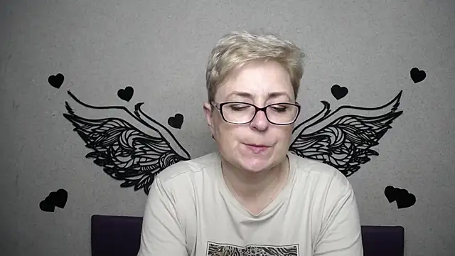 EmiliaGree online show from 04-04-26, 05:19