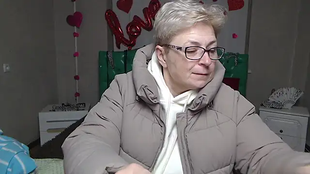 EmiliaGree online show from 02-06-26, 06:15