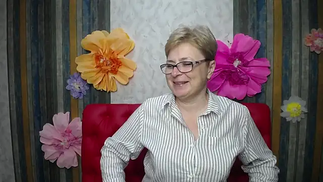 EmiliaGree online show from 05-06-26, 05:06