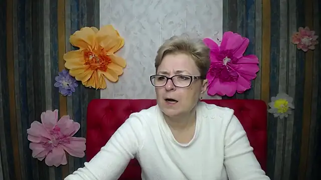 EmiliaGree online show from 04-28-26, 05:17