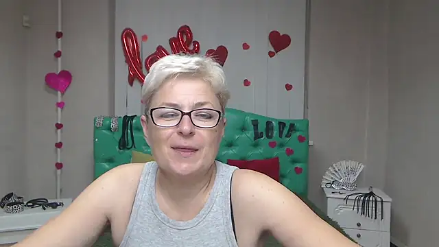 Snapshot of EmiliaGree chatting on 09-23-25, 05:09 EmiliaGree online show from 09-23-25, 05:09